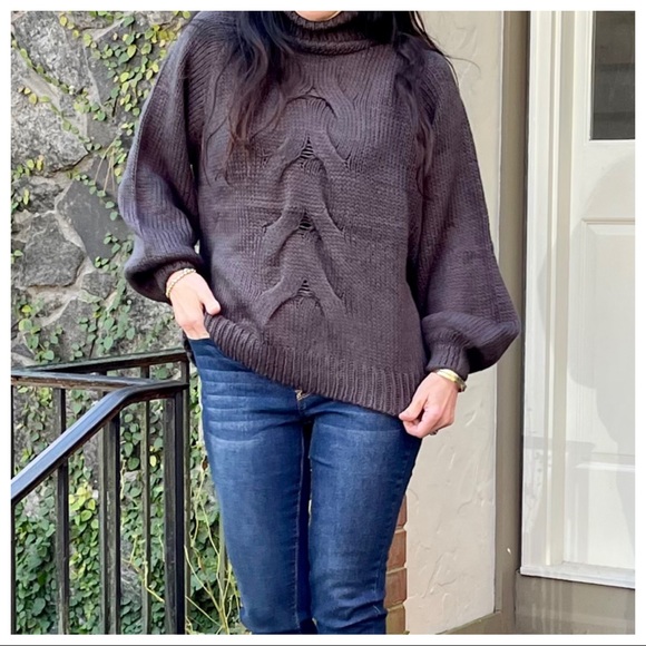 Chunky cable knit turtle neck sweater - Picture 5 of 9